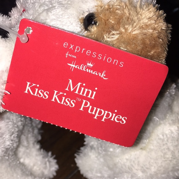 Mini kiss kiss puppies NWT hallmark Christmas 🎄 - Picture 2 of 7